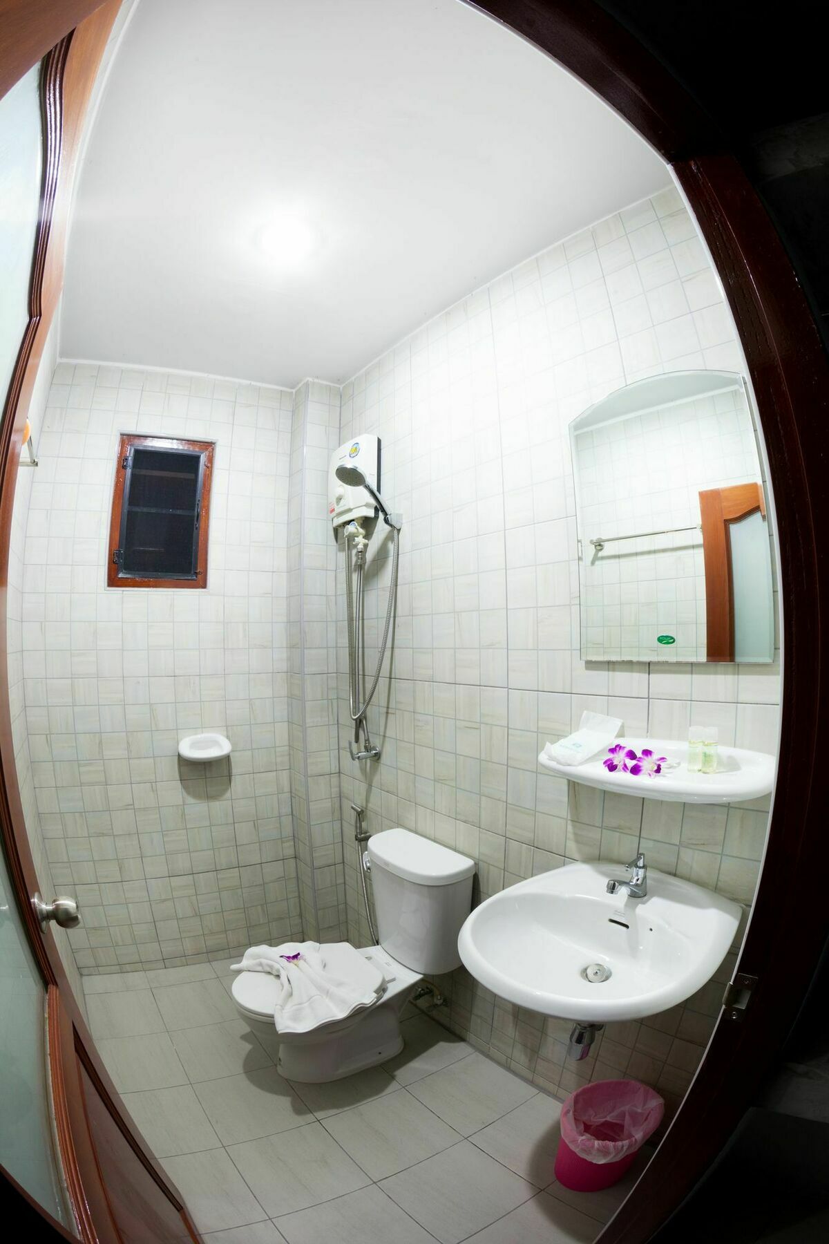 Freedom Hotel Patong Экстерьер фото